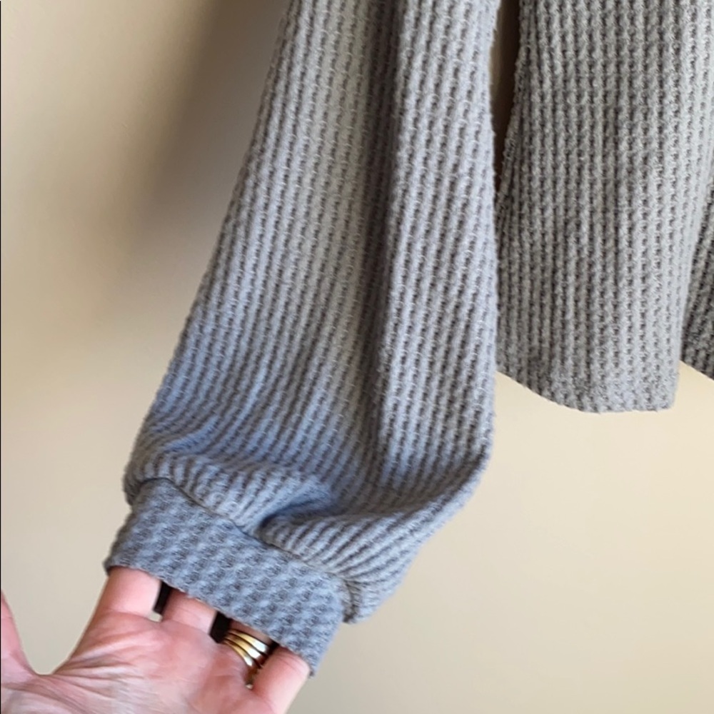 Everly Waffle Knit Ruffle Front Top Gray S - Picture 5 of 7